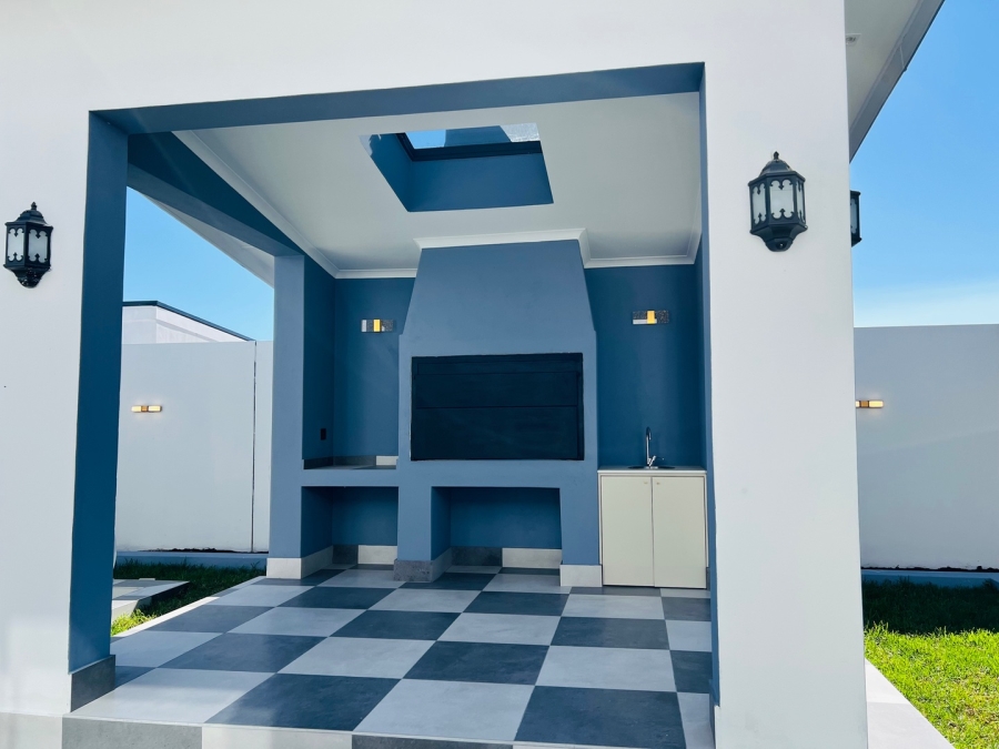 4 Bedroom Property for Sale in Sandown Western Cape